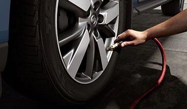 Tire Pressure Monitoring System with Easy-Fill Tire Alert